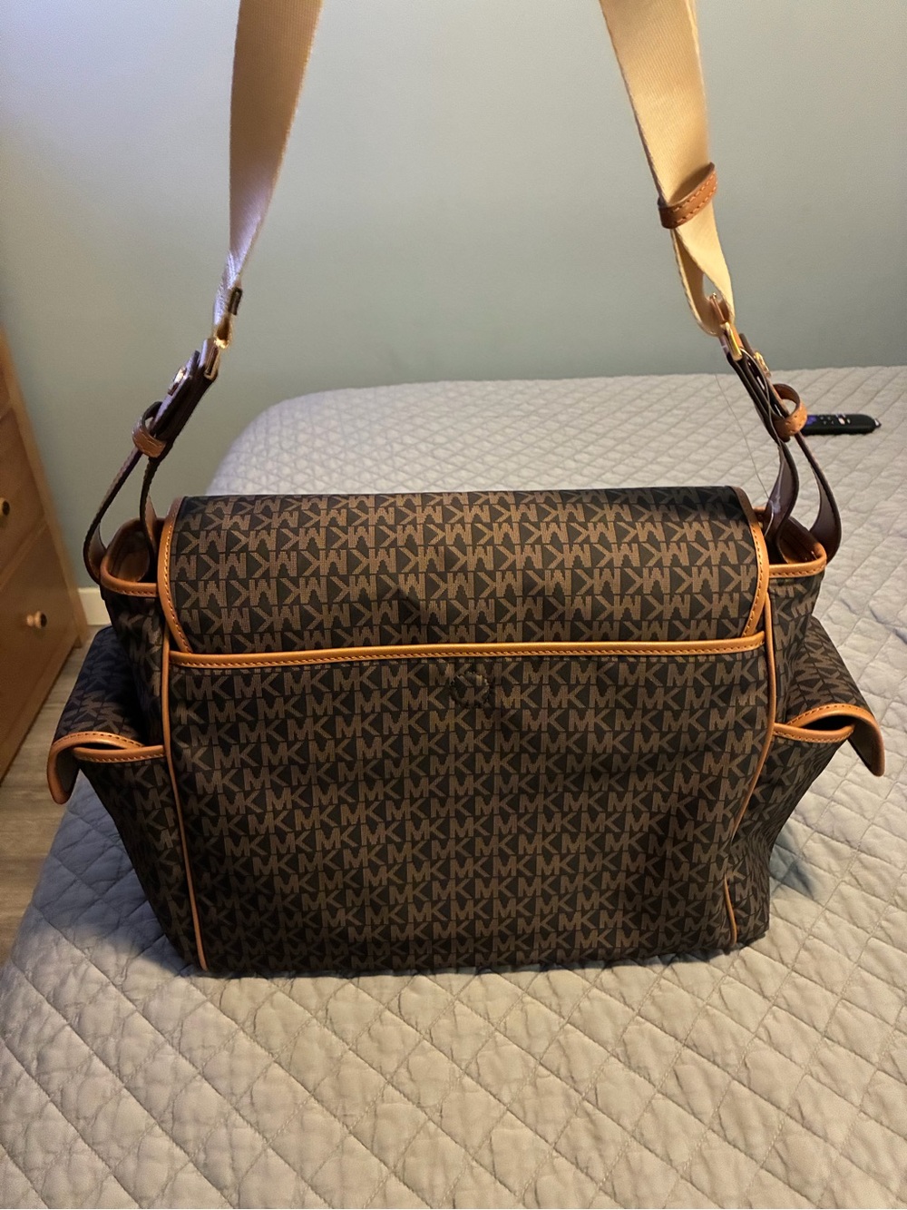 Michael Kors Brown/Acorn Large Messenger Diaper Bag - Picture 5 of 9